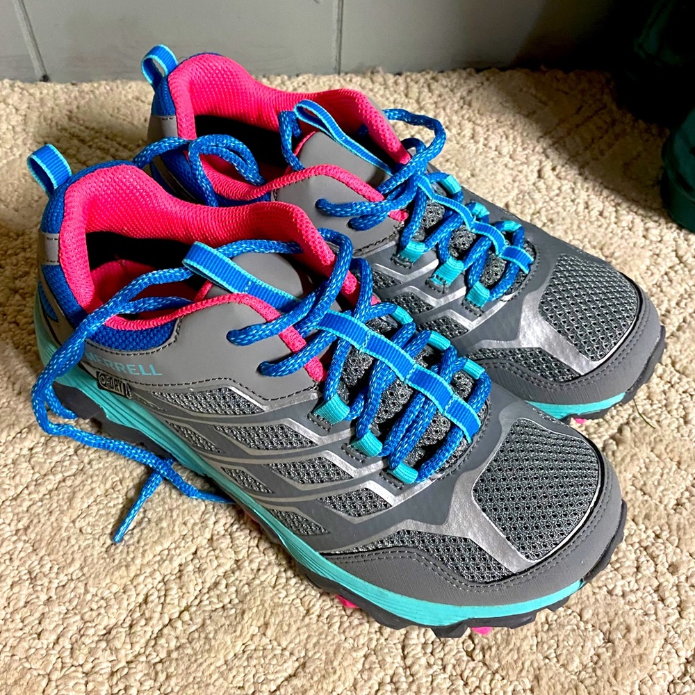 Girls Merrell Hiking shoes brand new